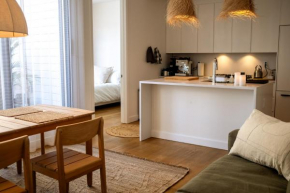 ALONK Penthouse - Serene Stay with Manhattan Views